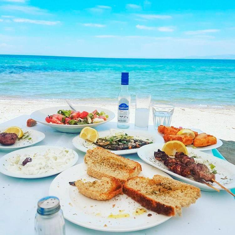 A Wonderful Apartment In Front Of The Sea! Peraia  Екстер'єр фото