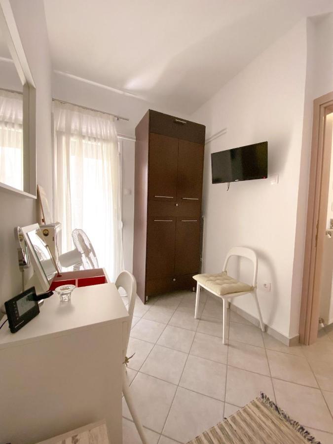 A Wonderful Apartment In Front Of The Sea! Peraia  Екстер'єр фото